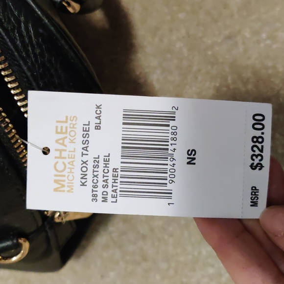 Brand New Michael Kors Knox Tassel Purse - Picture 5 of 5